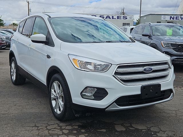 2019 Ford Escape SE in Oxford White — front three-quarter view